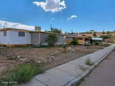 Benson, AZ 85602,688 E Lesli Drive