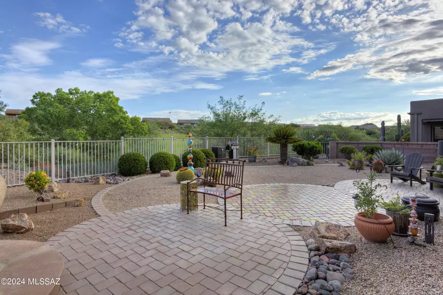 5613 S Acacia Canyon Place, Green Valley, AZ 85622