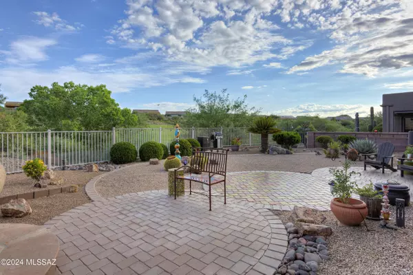 5613 S Acacia Canyon Place, Green Valley, AZ 85622