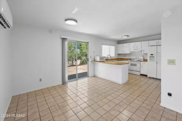 Tucson, AZ 85741,2914 W Lena Way