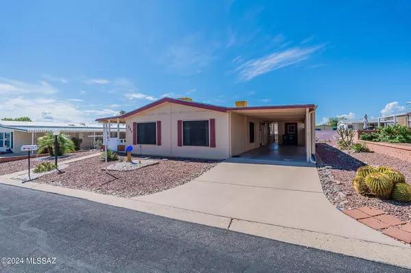 247 W Palma Drive, Green Valley, AZ 85614