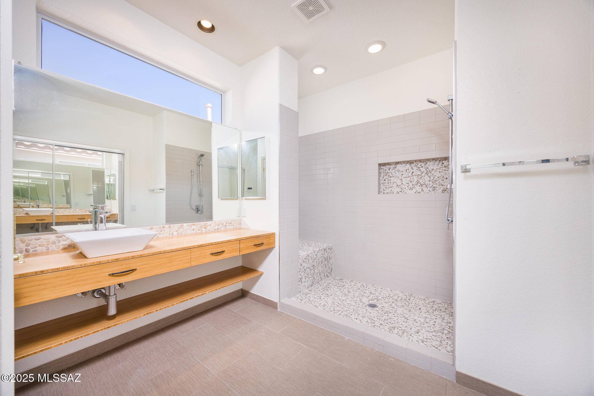 9387 N Sombrero Canyon Drive, Tucson, AZ 85743