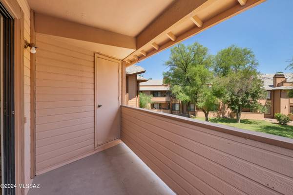 1710 W Park Wood Lane, Tucson, AZ 85746