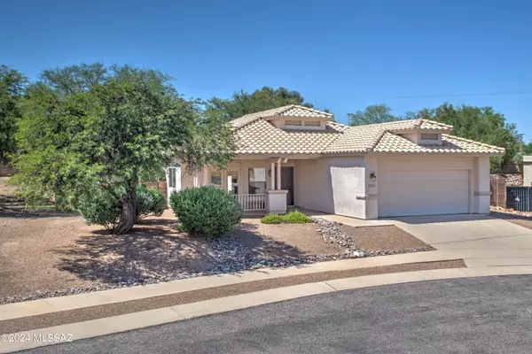 2525 N Camino Reloj, Green Valley, AZ 85614