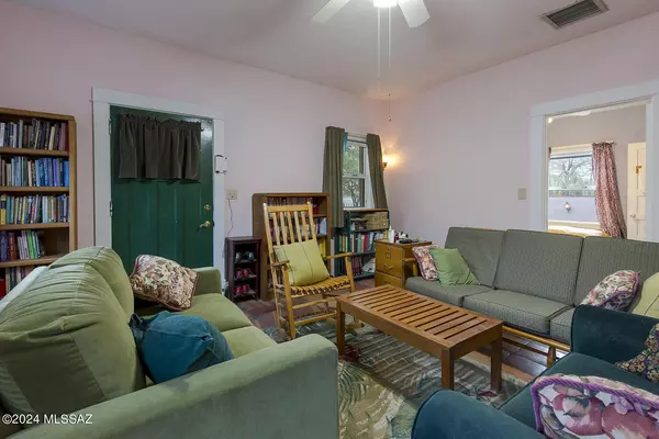 Tucson, AZ 85719,116 N Mountain Avenue