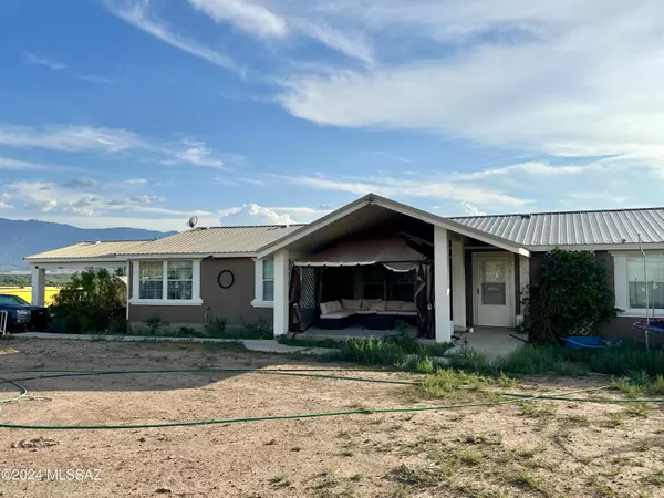 7202 N Blackpoint Road,  Pima,  AZ 85543