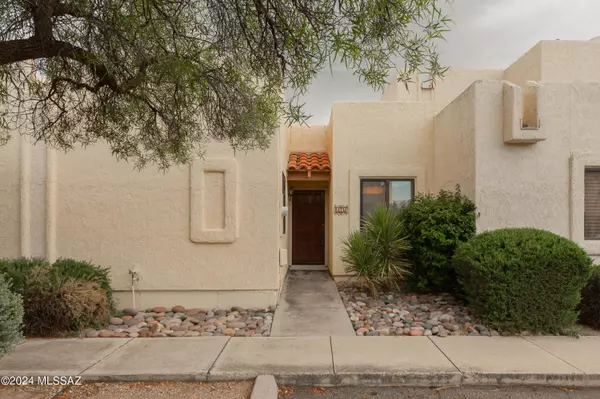 2447 N Ironwood Ridge Drive,  Tucson,  AZ 85745