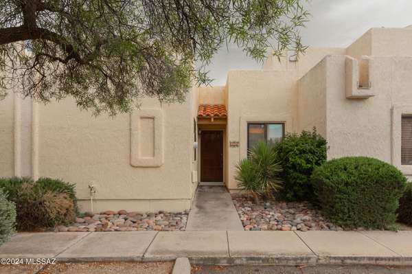 2447 N Ironwood Ridge Drive,  Tucson,  AZ 85745