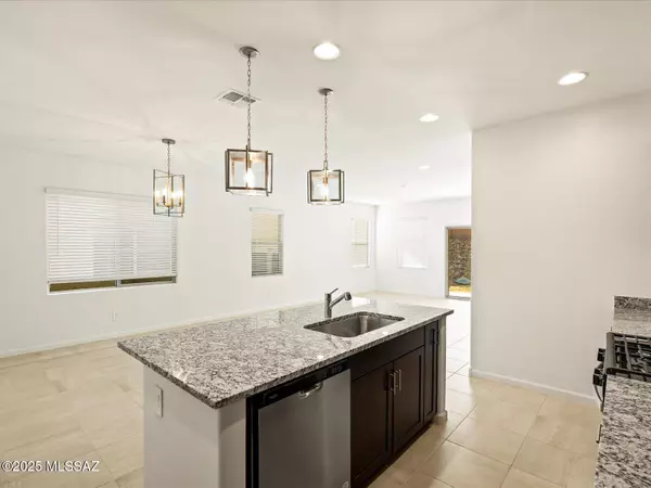 Tucson, AZ 85757,7021 W Jadewood Lane