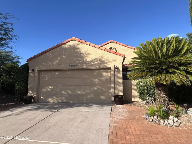 38327 S Samaniego Drive, Saddlebrooke, AZ 85739