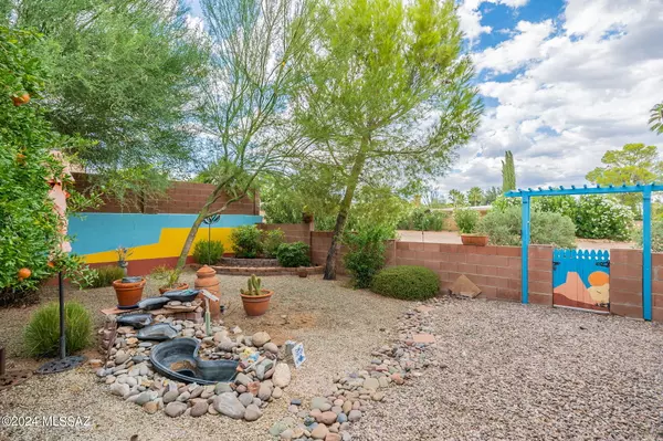 Green Valley, AZ 85614,452 W Elkhorn Court