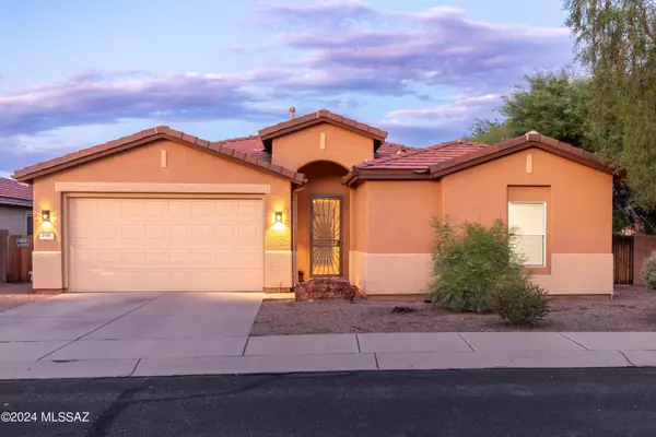 8186 N Stonehill Drive, Tucson, AZ 85743