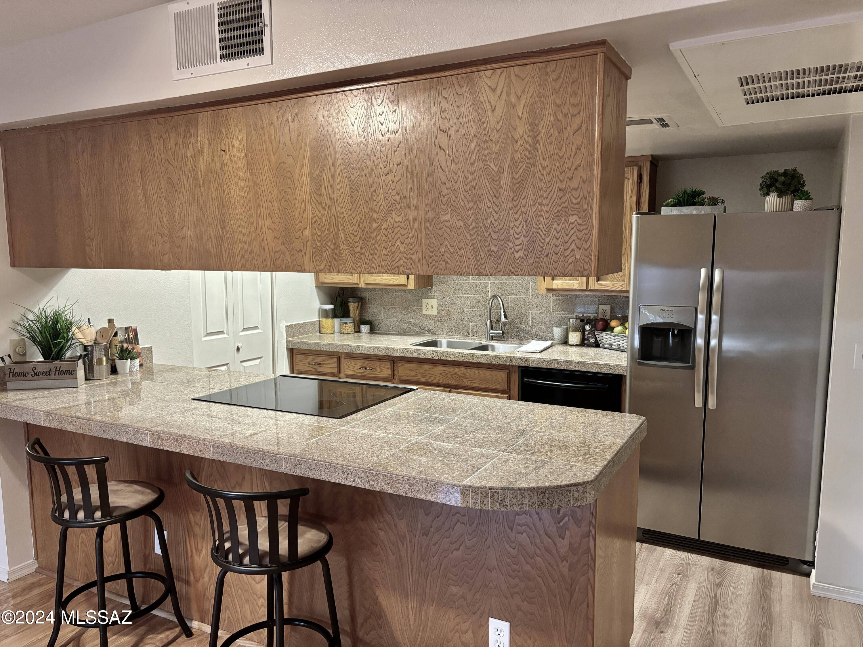 Tucson, AZ 85718,1200 E River Road #G80