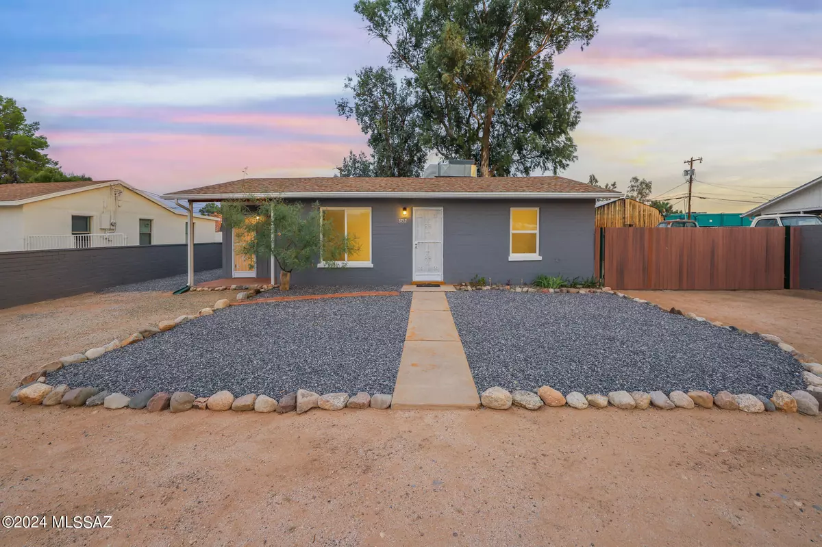 Tucson, AZ 85712,5752 E Helen Street