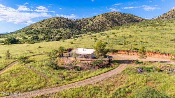 287 S Cochise Stronghold R Road, Pearce, AZ 85625