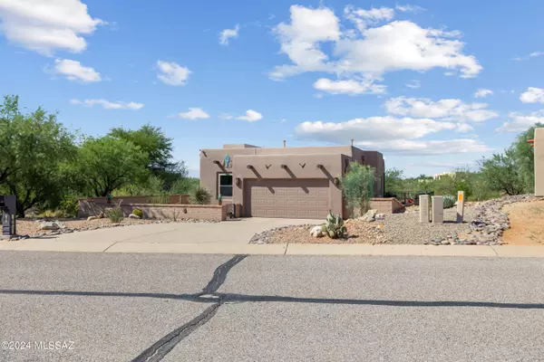 681 E Armor Springs Place, Green Valley, AZ 85614