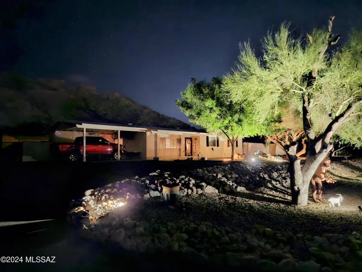 Oro Valley, AZ 85704,102 W Meadowbrook Drive