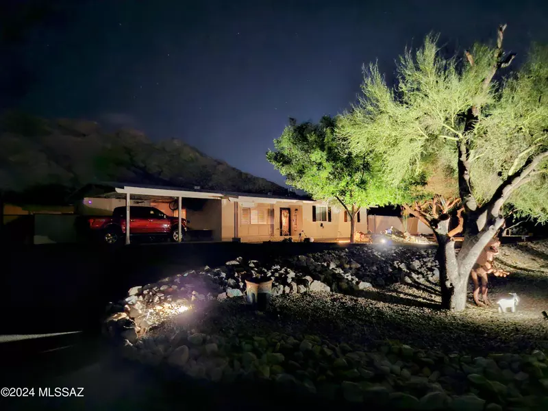 102 W Meadowbrook Drive, Oro Valley, AZ 85704