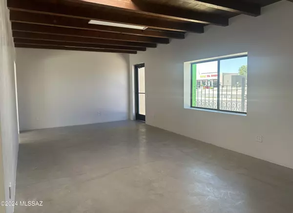 Tucson, AZ 85719,2016 E Broadway Boulevard