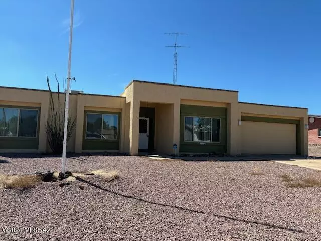 1010 E Mescal Drive, Pearce, AZ 85625