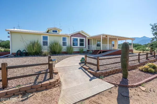 26564 S Coopers Hawk Road, Amado, AZ 85645