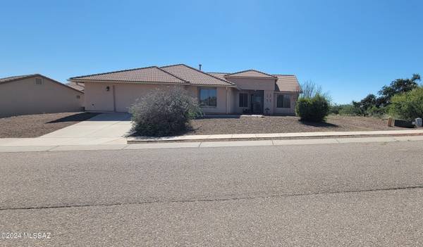 1329 W Flowstone Trail, Benson, AZ 85602