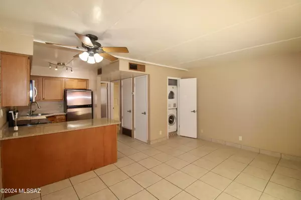 Tucson, AZ 85719,55 N Cherry Avenue #106