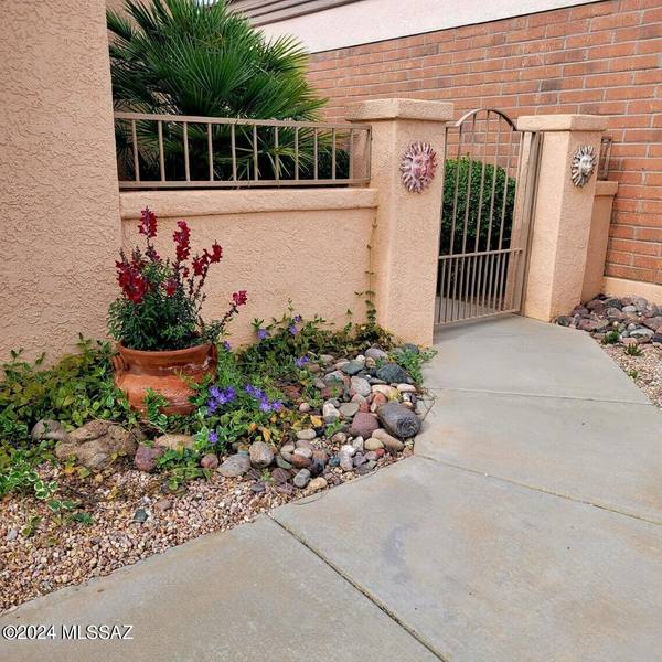 1531 W Acala Street, Green Valley, AZ 85622