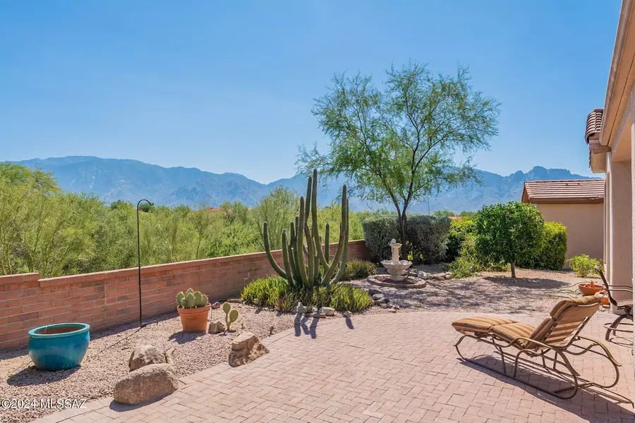 14132 N Biltmore Drive, Oro Valley, AZ 85755