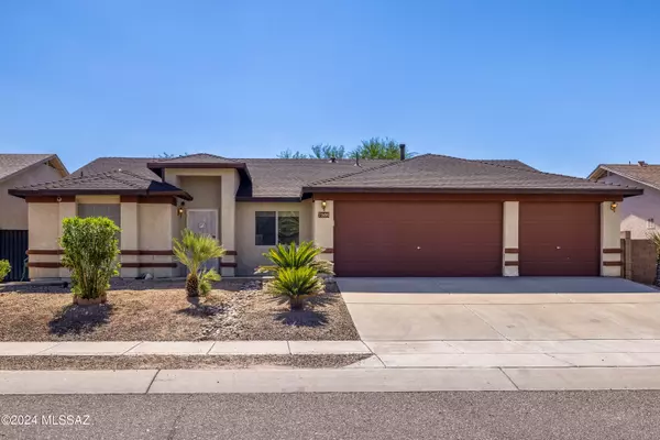 7986 E Ragweed Drive, Tucson, AZ 85710