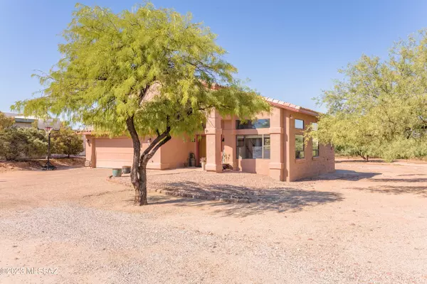 2475 N Tomahawk Trail, Tucson, AZ 85749