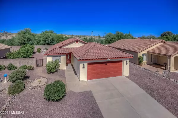 2453 N Camino Reloj, Green Valley, AZ 85614