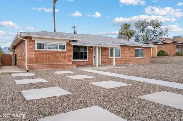 4925 E 13Th Street,  Tucson,  AZ 85711