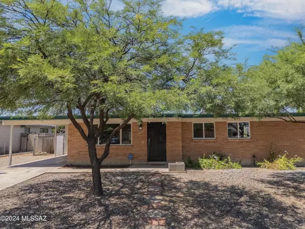 8318 E 24Th Street, Tucson, AZ 85710