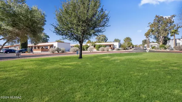 Green Valley, AZ 85614,468 S Paseo Lobo  #C