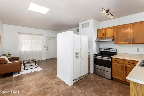 Tucson, AZ 85705,211 W Roger Road #6