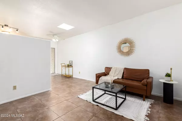 Tucson, AZ 85705,211 W Roger Road #6