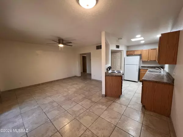 Tucson, AZ 85705,324 W King Road