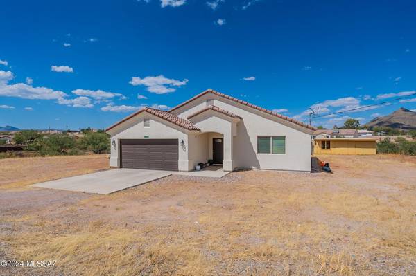 1158 Escorpion Court, Rio Rico, AZ 85648