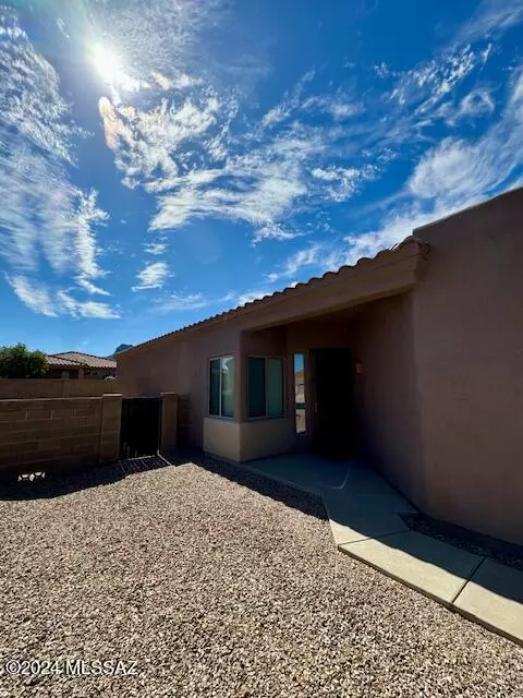 Tucson, AZ 85743,7479 W Sweet River Road