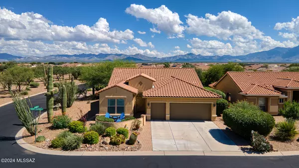 714 N Sienna Plateau Lane, Green Valley, AZ 85614