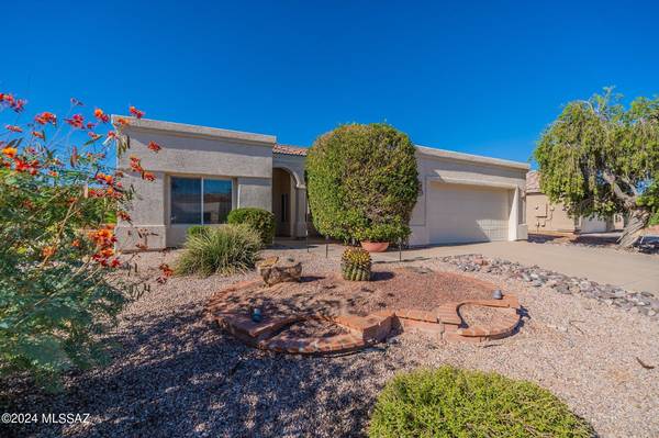 1430 N Bank Swallow Road, Green Valley, AZ 85614