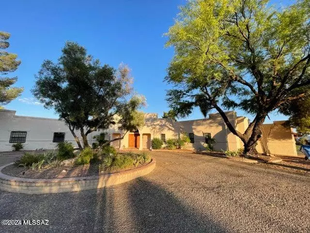 1129 E Canon Del Oro Lane, Nogales, AZ 85621