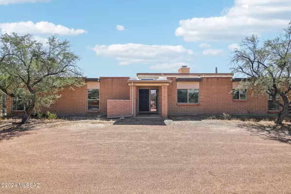 9315 E Paseo Tierra Verde, Tucson, AZ 85749