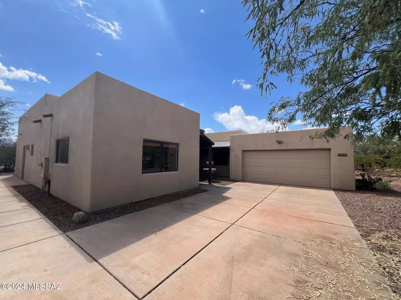 4111 E Tortolita Street, Tucson, AZ 85739