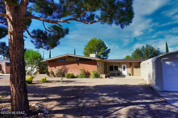 323 N Flynn Jans Court, Pearce, AZ 85625