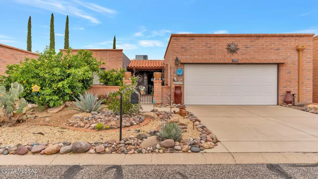 1679 W Retorno De Manana, Green Valley, AZ 85622