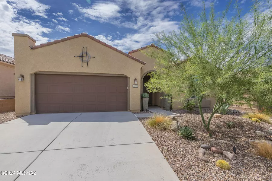 6811 W Cliff Spring Trail, Marana, AZ 85658