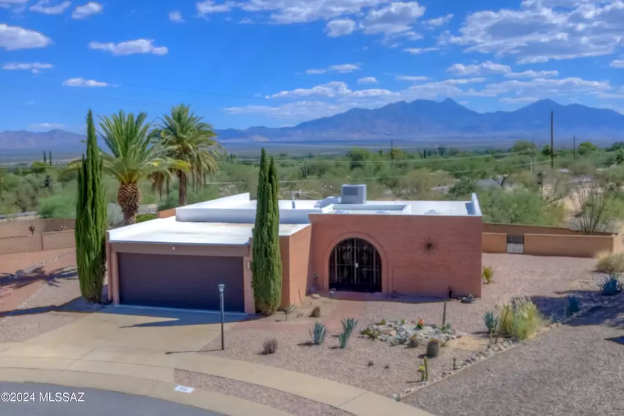 313 W Rio-Santa Cruz, Green Valley, AZ 85614