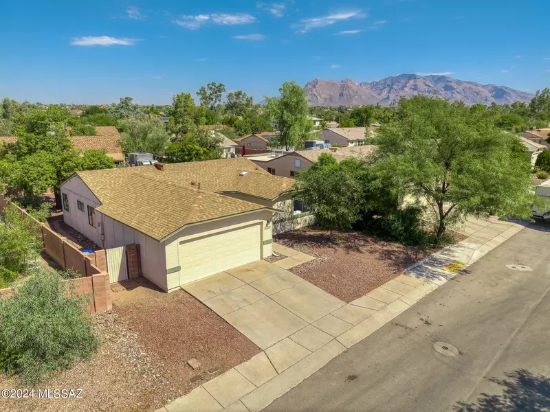 2798 W Firebrook Road, Tucson, AZ 85741